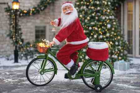 Velosiped Sürən Şaxta Baba Velosiped Sürən Şaxta Baba