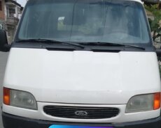 Ford Transit icarəye verilir