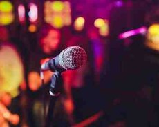 Canlı musiqi ifaçısı