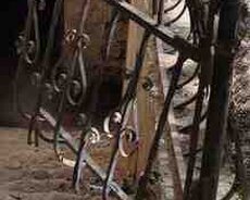 Dəmir məhəccərlər