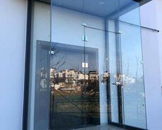 Şüşə qapı təmiri