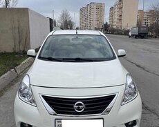 Nissan Sunny 2012