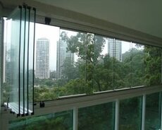 Cam balkon