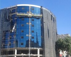 Fasad qaldırıcı kran (lebyotka-lulka) yük lifti